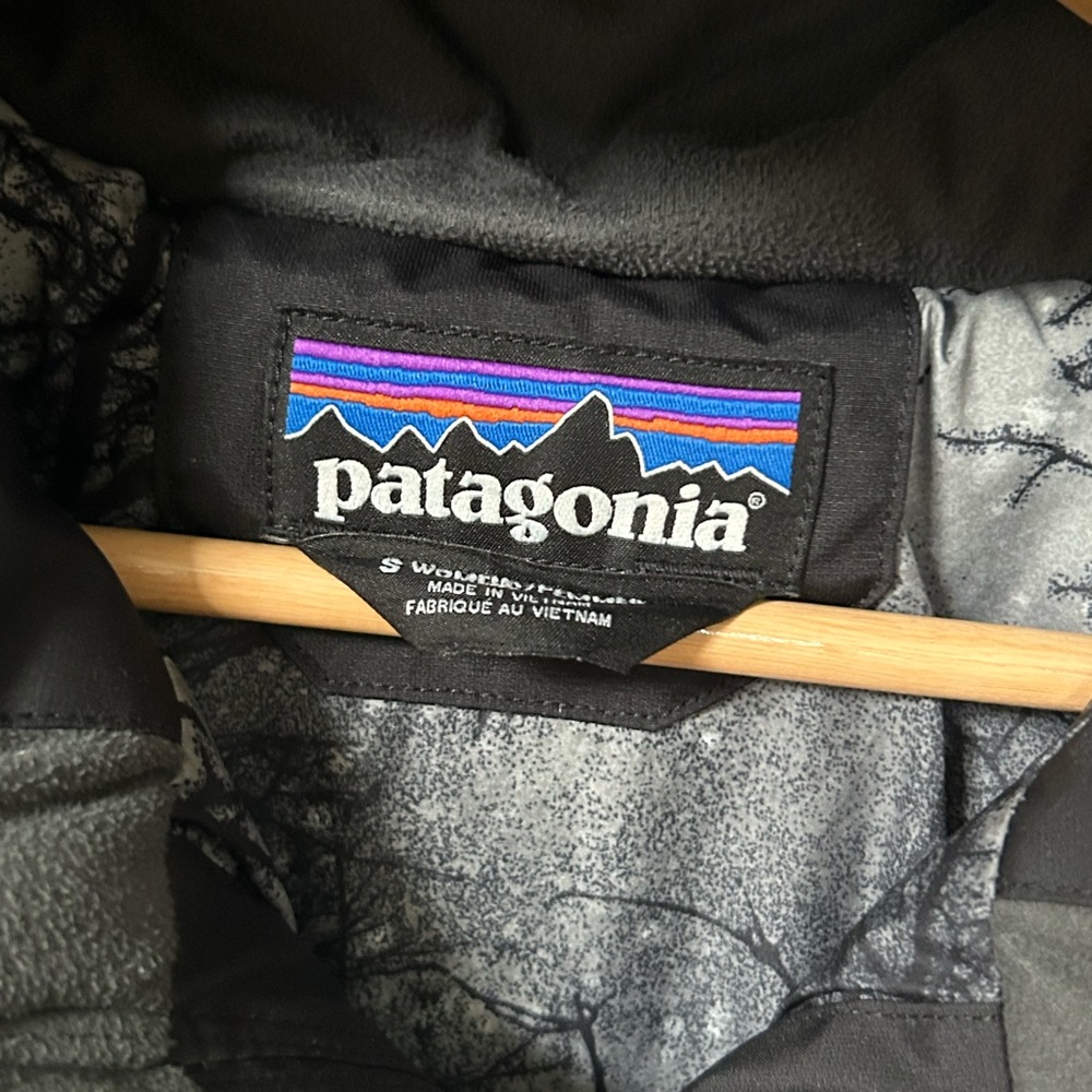 Patagonia Snow Jacket - Picture 2 of 7